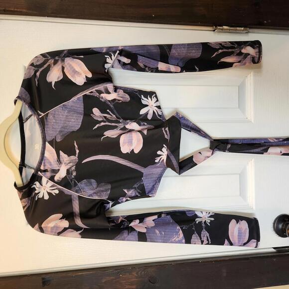 All in Motion Floral Print Crop Long Sleeve Activewear Top - Size Small - Picture 1 of 5